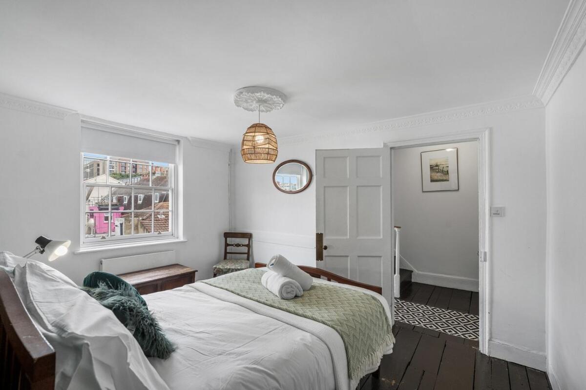 Primal Estates Brighton: Three-bedroom Townhouse With Roof Terrace Apartment *