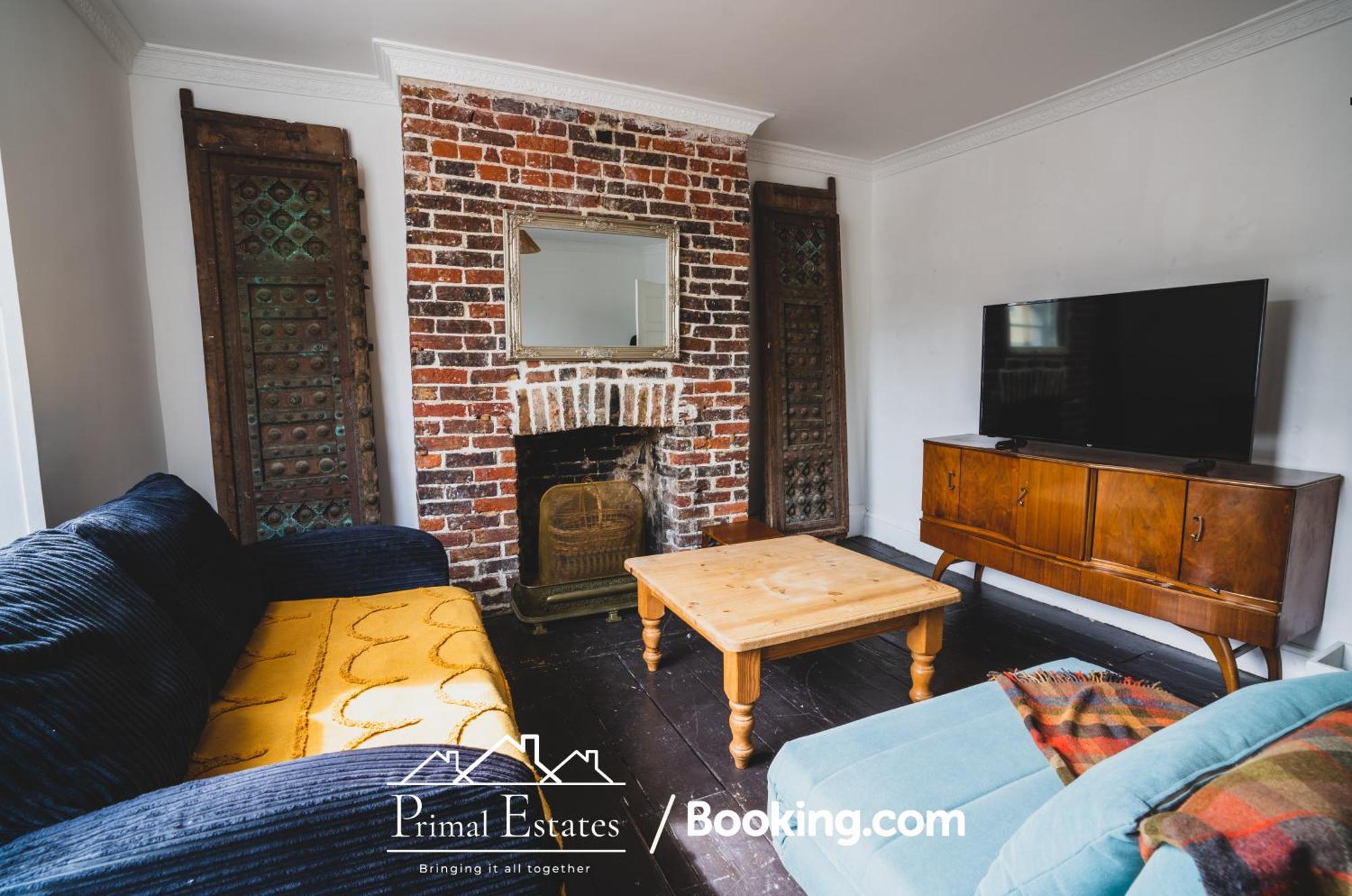 Primal Estates Brighton: Three-bedroom Townhouse With Roof Terrace Apartment