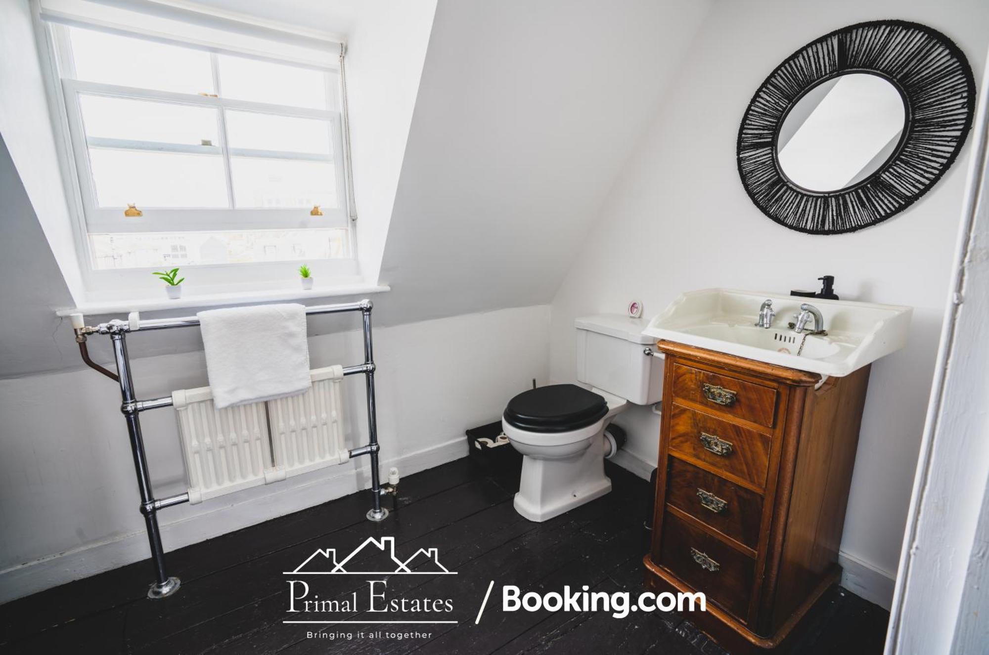 Primal Estates Brighton: Three-bedroom Townhouse With Roof Terrace Apartment *
